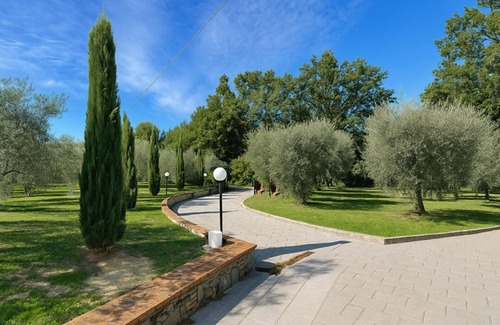 Lamporecchio Villa | Beautiful private villa with hot tub, private pool, WIFI, TV, terrace and panoramic view
