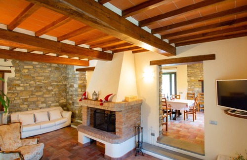Dicomano Villa | Beautiful private villa with A/C, hot tub, private pool, WIFI, TV, balcony and pets allowed