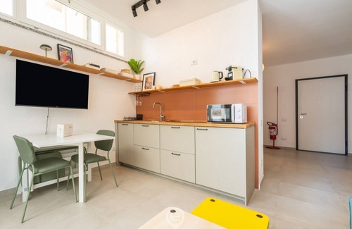 Cagliari Apartment | Bright Trieste Terrace Studio