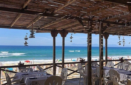 Castellabate House | Casa Terry B: A graceful apartment located right on the beach, with Free WI-FI.