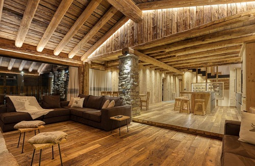 Livigno Ski Chalet | Chalet "Akchalet Akon" with Mountain View, Heated Indoor Pool & Wi-Fi