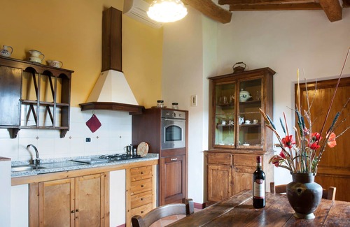 San Gimignano Apartment | Cosy apartment for 4 people with pool, A/C, WIFI, pets allowed and panoramic view