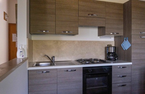 Magugnago Apartment | Cosy apartment for 3 guests with A/C, WIFI, pool, TV, balcony and parking
