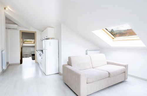 Meina Apartment | Cosy apartment for 4 guests with pool, A/C, TV and balcony