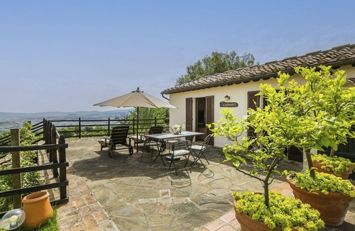 Sasso dʼOmbrone Villa | Cosy apartment in villa for 6 guests with WIFI, A/C, pool and patio