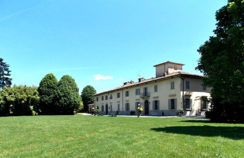 Scarperia e San Piero Villa | Cosy apartment in villa for 2 guests with WIFI, pool, TV and panoramic view