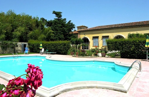 Scarperia e San Piero Villa | Cosy apartment in villa for 6 guests with WIFI, pool, TV and panoramic view