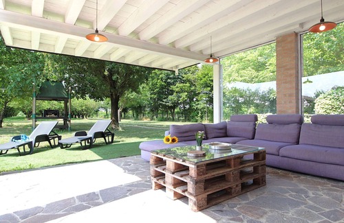 Silea House | Cosy apartment in villa for 4 people with WIFI, pool, A/C and patio
