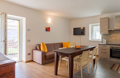 Novate Mezzola Apartment | Cosy apartment for 5 guests with WIFI, TV and balcony