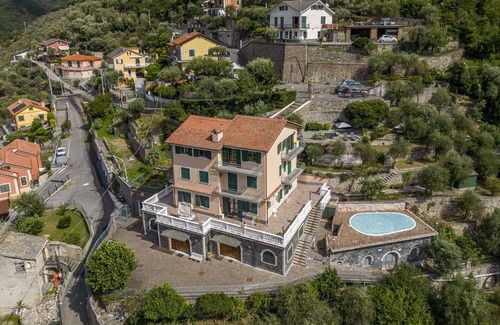 Avegno Apartment | Cosy apartment with WIFI, private pool, terrace, pets allowed, panoramic view, close to Portofino