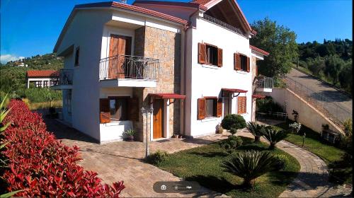 Alani Apartment | Country Holidays Residence