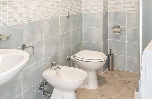 Policastro Bussentino Apartment | Cozy apartment on Campania's beautiful west coast.