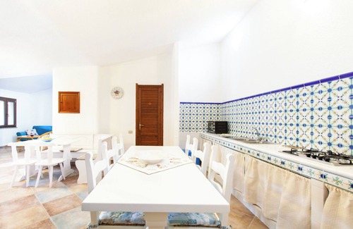 Geremeas House | Cozy house within walking distance from the beach.Pets allowed