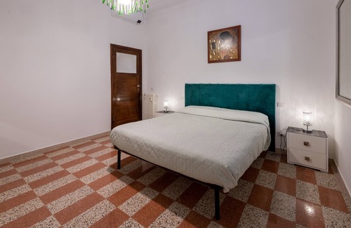 San Lorenzo Apartment | Domus Ausoni - Three Bedroom Apartment, Sleeps 9