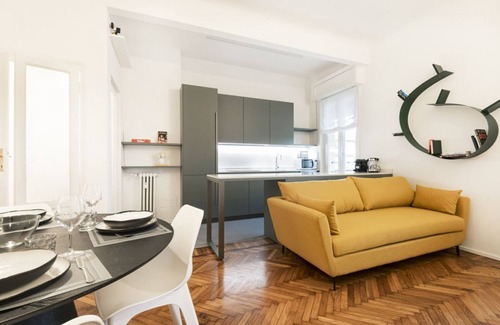 Navigli Apartment | Easylife - Elegance and design in Solari Area