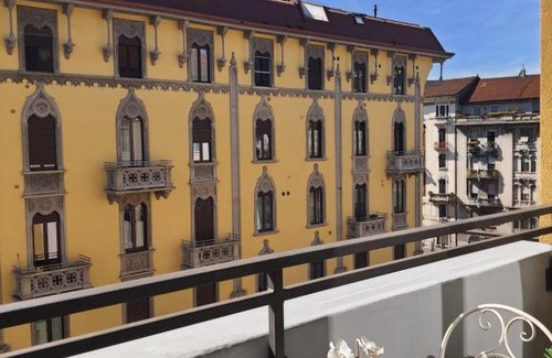 Loreto Apartment | Elegante Monolocale - Pecchio 1930
