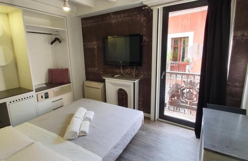 Cagliari Bed & Breakfast | Emphasis Suites & Rooms