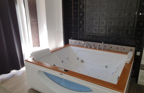 Cagliari Bed & Breakfast | Emphasis Suites & Rooms