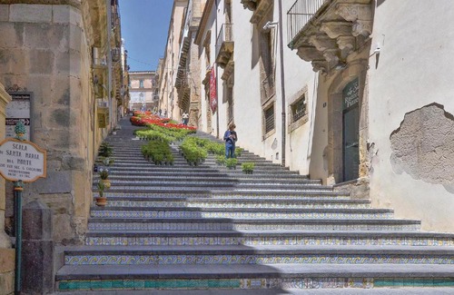 Caltagirone Apartment | Finestra sul Giardino