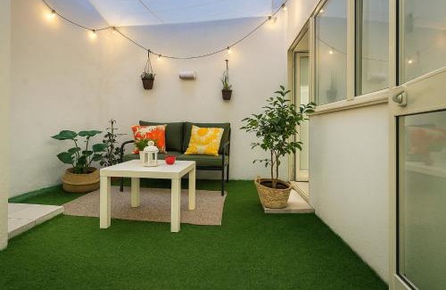Borgo-Sanzio House | Giatì Studio - Cortile Privato & Metro