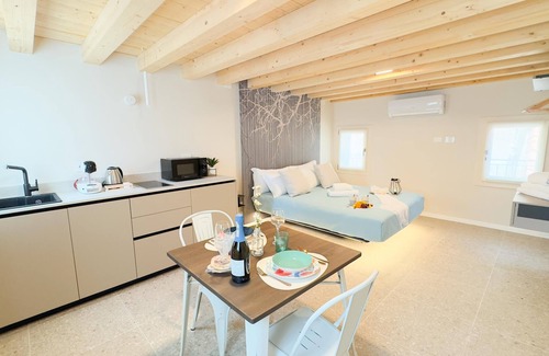 Chioggia Apartment | Graceful Apartments Purgatory by Ca-sa Check