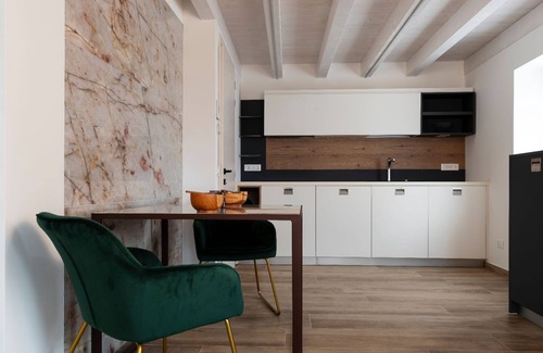 Assenza Apartment | Historic lakefront residence elegantly furnished