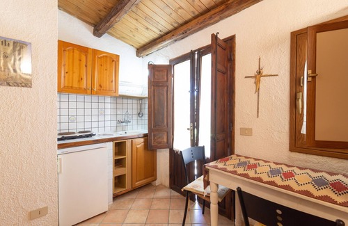 Buseto Palizzolo House | Holiday Home 'Fattoria Spezia - Nespola' with Shared Pool, Garden and Shared Wi-Fi