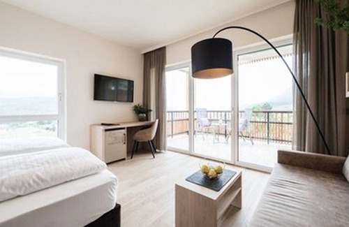 Caldaro Sulla Strada del Vino Hotel | Hotel Torgglhof Kaltern
