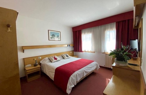 Pellizzano Hotel | Hotel ∙ Hotel Miramonti - INCL. LIFT PASS Double room, shower/wc (Standard), HB