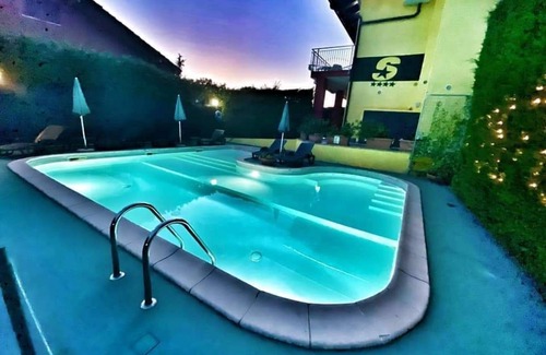 Front House | Hotel Residence S