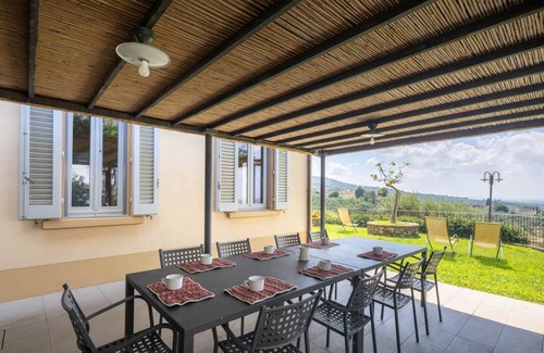 Lamporecchio House | House ∙ 7 bedrooms ∙ 13 guests