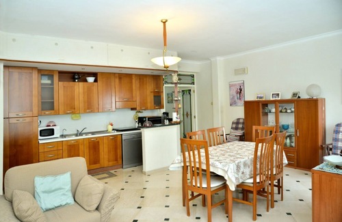 Trani Apartment | House Scoglio di Frisio - Sea View