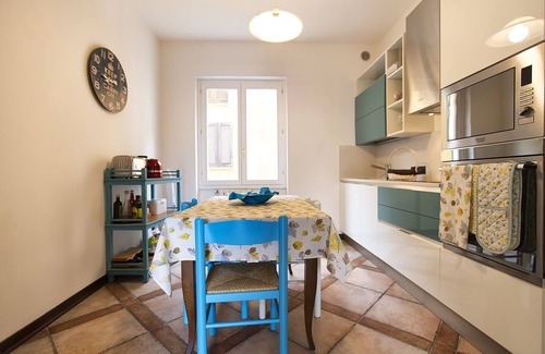 Alghero City Centre Apartment | In Alghero in the historic center on the square, large and bright apartment