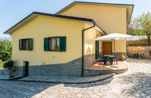 Castelnuovo di Garfagnana Villa | 130 m² Villa ∙ 3 bedrooms ∙ 8 guests