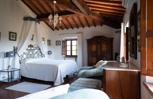 Civitella in Val di Chiana Villa | 500 m² Villa ∙ 5 bedrooms ∙ 10 guests