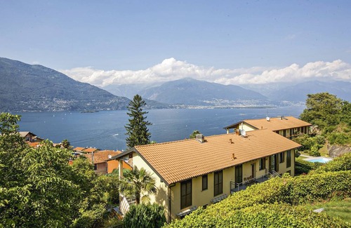Maccagno con Pino e Veddasca House | 160 m² House ∙ 12 guests