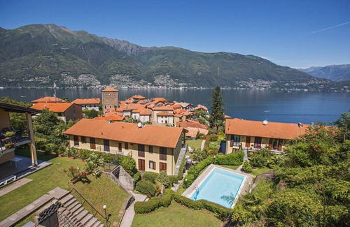 Maccagno con Pino e Veddasca House | 160 m² House ∙ 12 guests