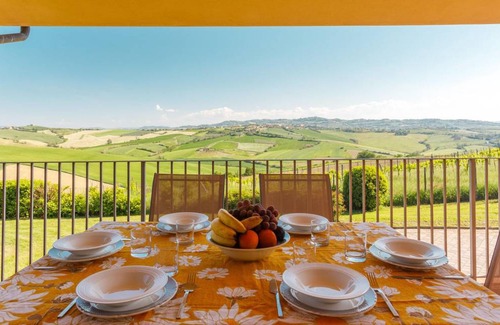Saludecio Villa | 230 m² Villa ∙ 3 bedrooms ∙ 6 guests