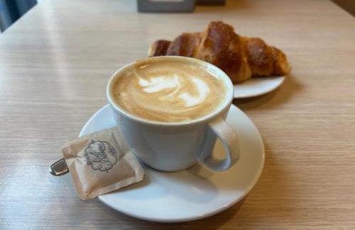 Tavernerio Bed & Breakfast | La Corte Rooms and Home Restaurant - free parking - 10 minutes to the lake and centre