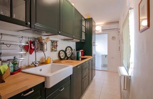 Historical Downtown Salerno Apartment | La terrazza di Francesca Salerno