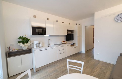 Assenza Apartment | LAKE Beth's House