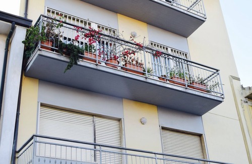 Viareggio Apartment | Large apartment with air conditioners and unlimited wifi