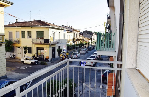 Viareggio Apartment | Large apartment with air conditioners and unlimited wifi