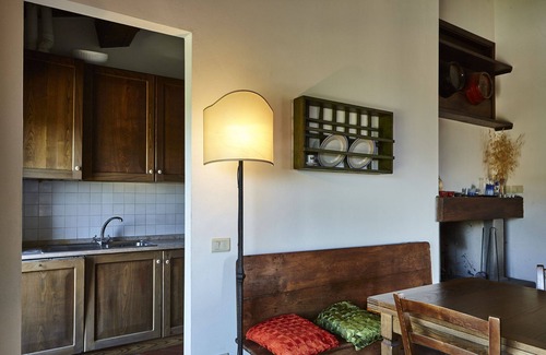 Capolona Apartment | Lovely apartment for 5 guests with WIFI, pool, TV, pets allowed and panoramic view, close to Are.
