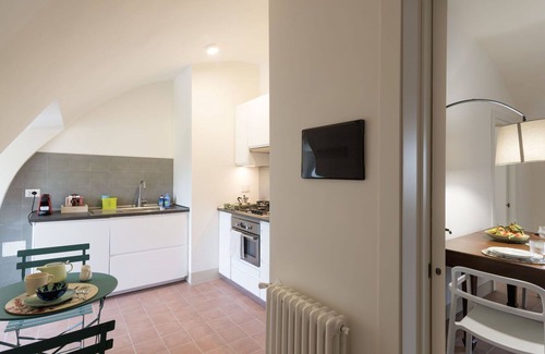 Torrimpietra Apartment | Lovely apartment for 4 guests with WIFI, TV, terrace and pets allowed