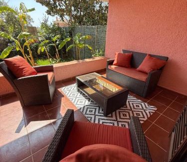 Capitana Villa | Lovely home 5 min walk to the beach, 3 bedrooms ample outdoor relax and WIFI