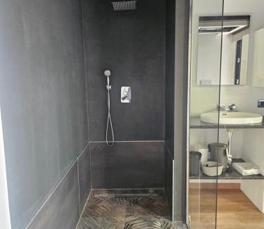 Mezzago Apartment | Mezzago Royal Suites