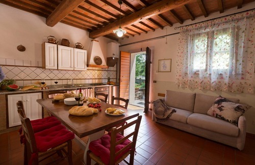 Peccioli Apartment | Montelopio 3 - Apartment with pool