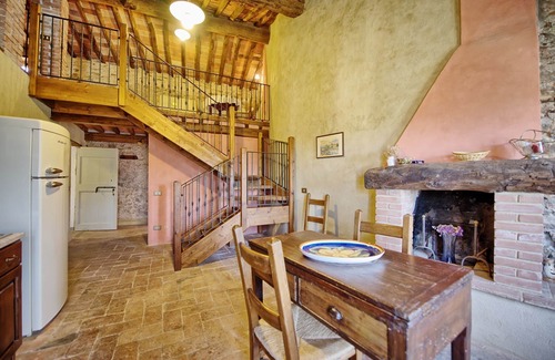 Massarosa Apartment | Nice apartment for 4 people with pool, WIFI, TV and panoramic view, close to Viareggio