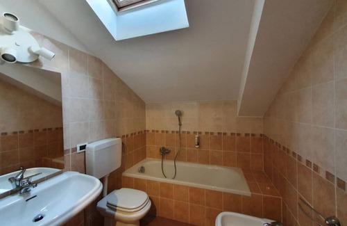 Serravalle Scrivia Hostel | One Bedroom Apartment